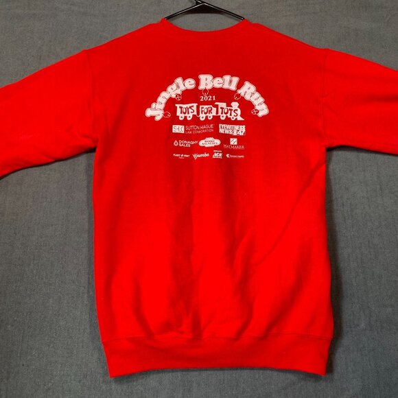 Gildan Red Tis The Season To Be Running Crewneck Sweatshirt Toys For Tots Unisex - Picture 7 of 9